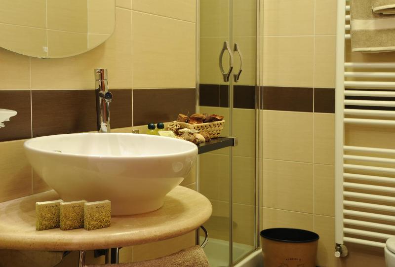 Triple Room image 2
