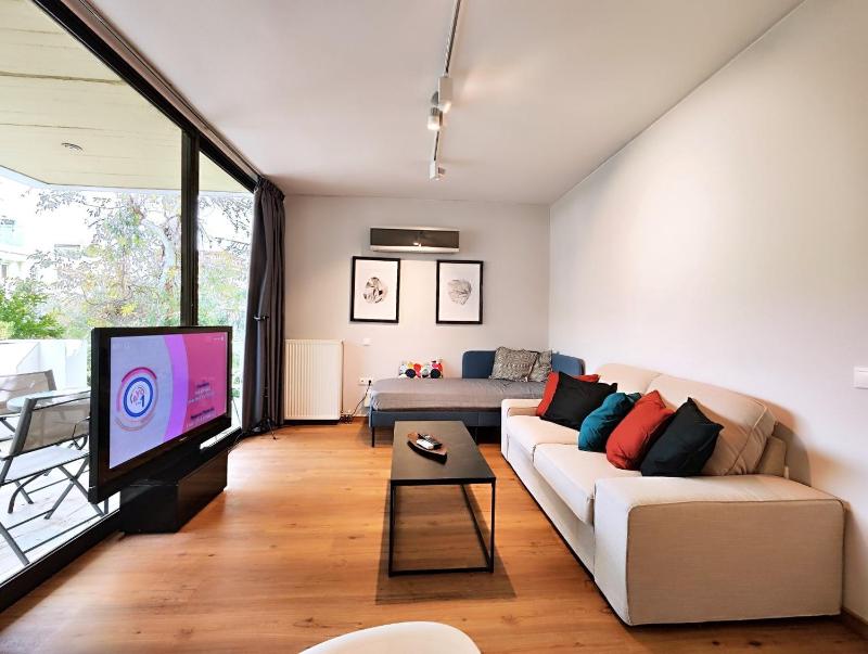 One-Bedroom Apartment with Balcony (A2) image 4