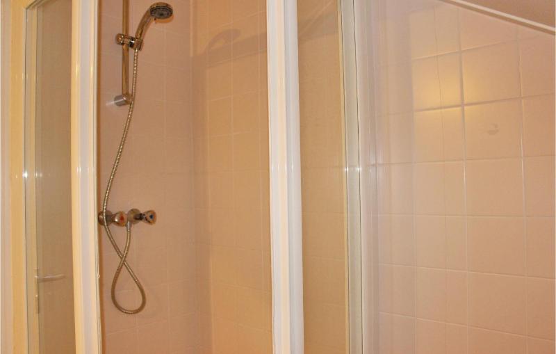 Three-Bedroom Holiday Home  image 4
