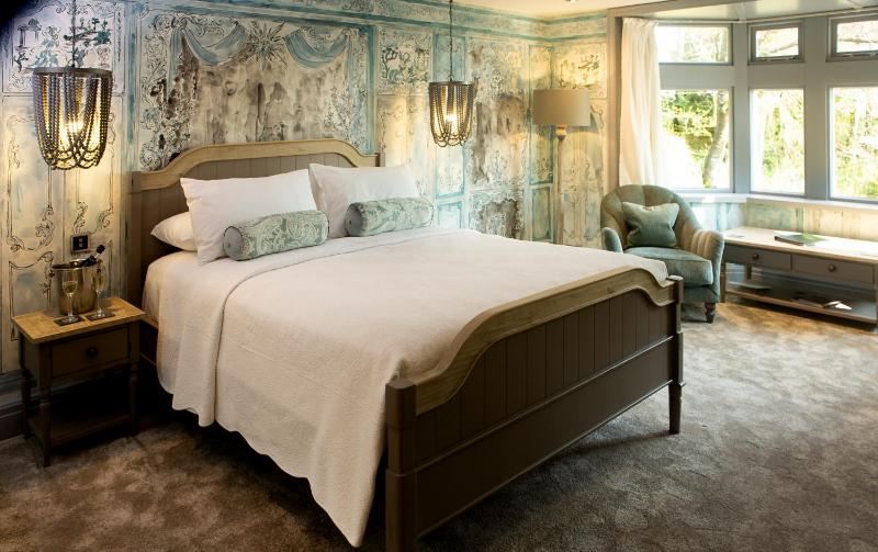 Double Room image 3