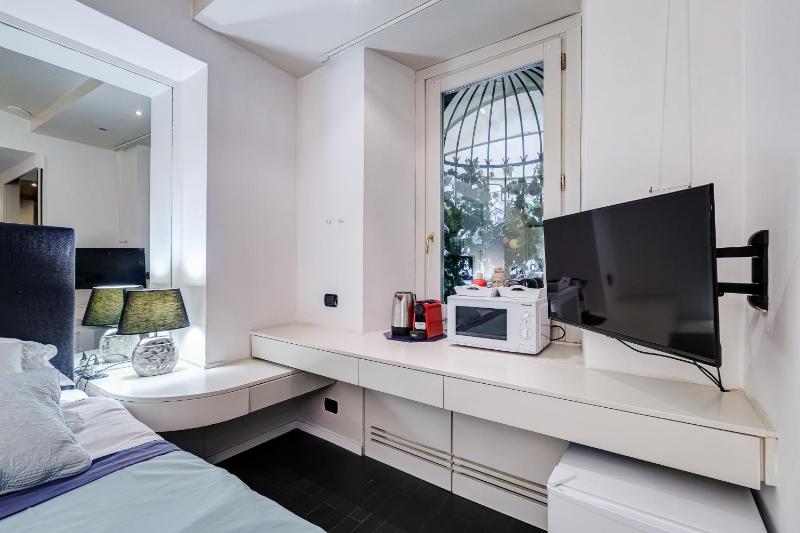 Via Condotti Private Suite - image 11