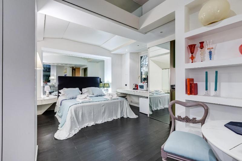 Via Condotti Private Suite - image 8