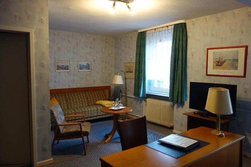 Large Double Room image 3