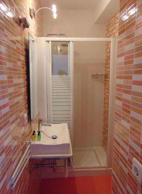 Double Room with Extra Bed image 1