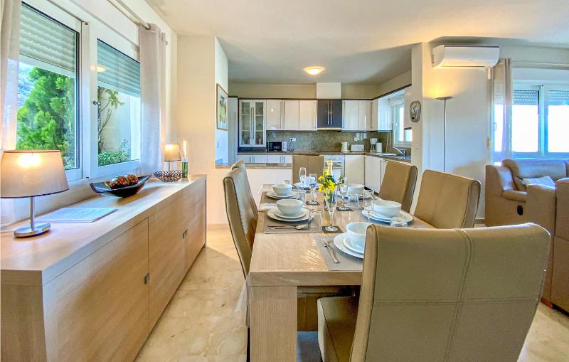 Gorgeous Home In Orihuela Costa - image 4