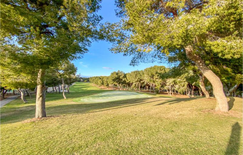 Gorgeous Home In Orihuela Costa - image 21