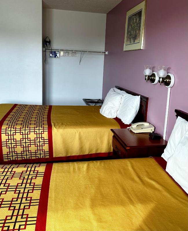 Double Room with Two Double Beds image 3