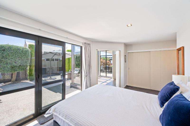 IRONSIDE LAKEVIEW TOWNHOUSE - image 24