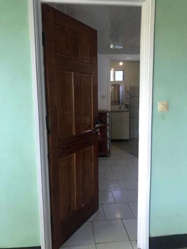 Unu Pikin Guesthouse - image 7