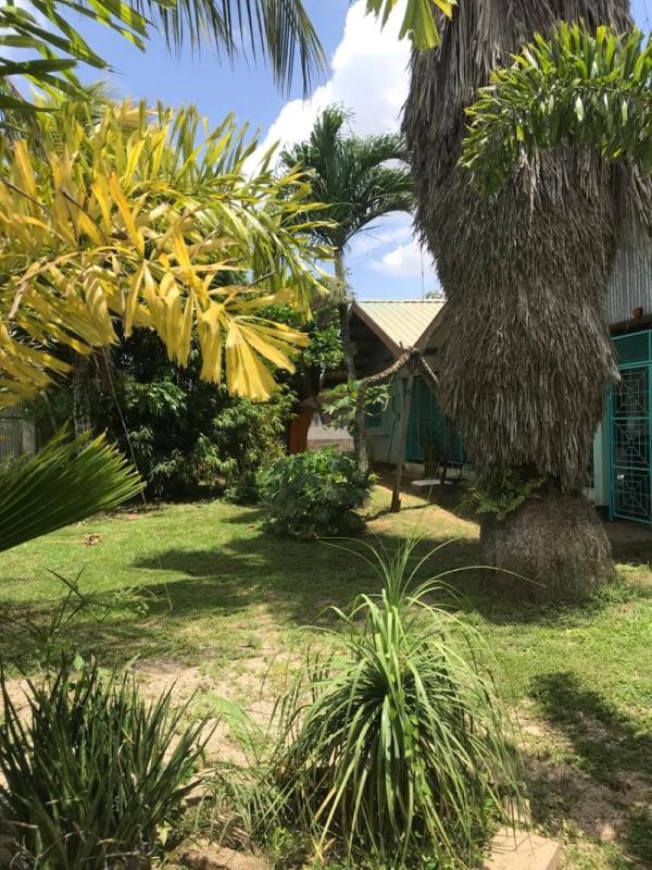 Unu Pikin Guesthouse - image 9