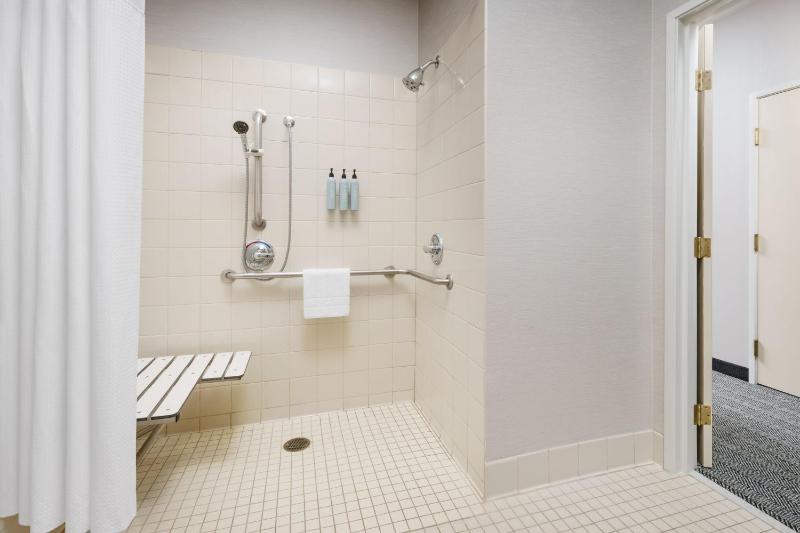 King Room with Sofa Bed and Adapted Tub - Mobility Accessible image 4