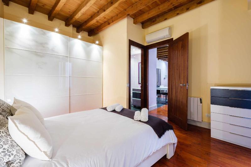 Apartamento con patio junto a la Catedral by Toledo AP - image 10