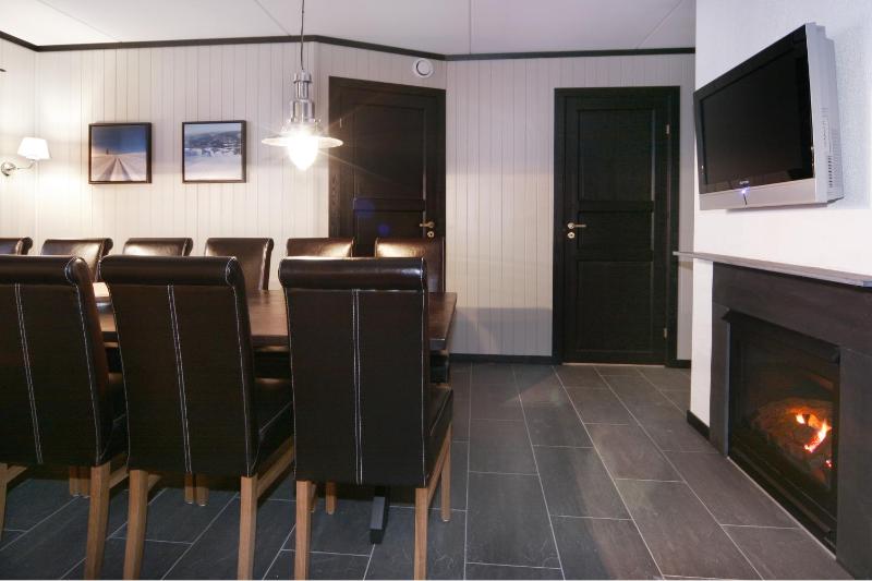 Five-Bedroom Apartment image 4