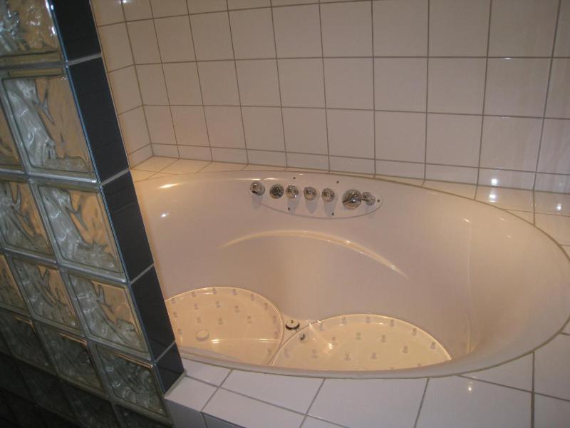 Five-Bedroom Apartment image 3