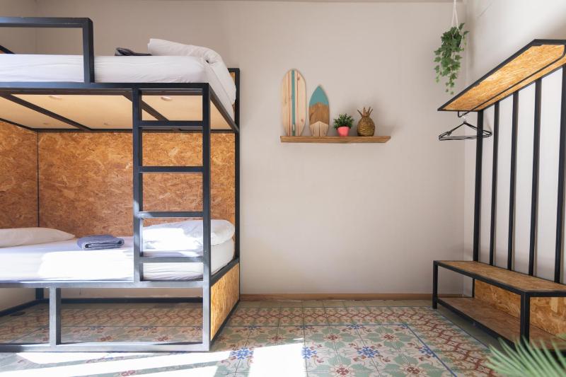 Quadruple Room with Shared Bathroom image 4