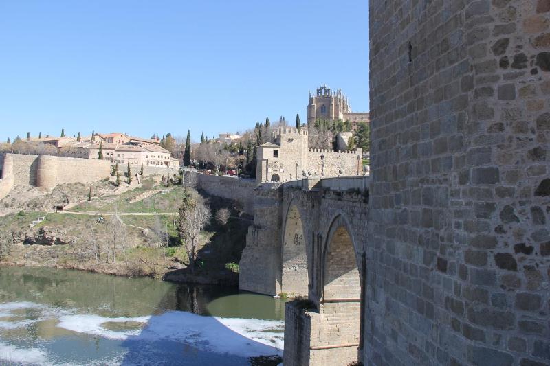 The Bridge house of Toledo - image 2