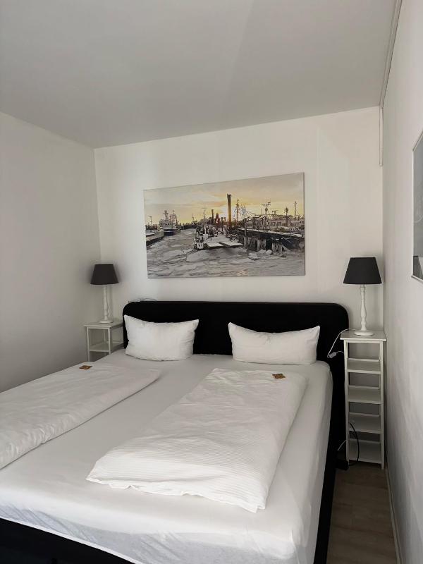 One-Bedroom Apartment image 3
