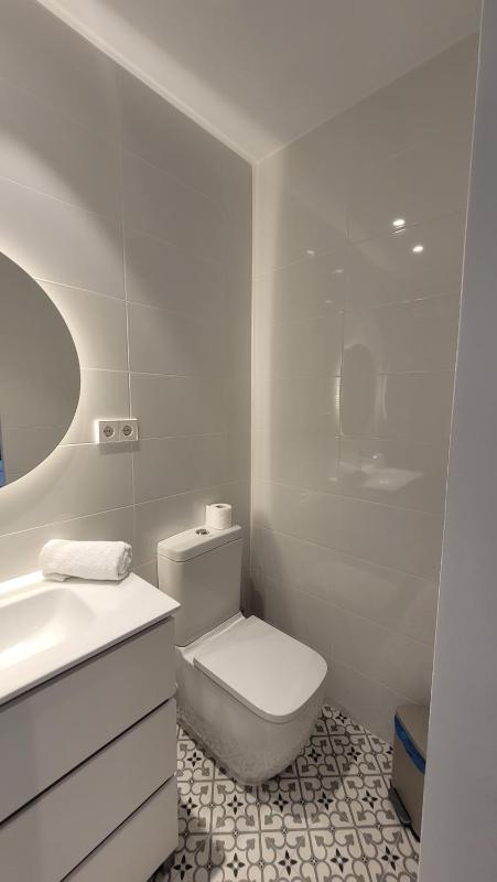 Superior Double Room with Private Bathroom and Balcony image 4