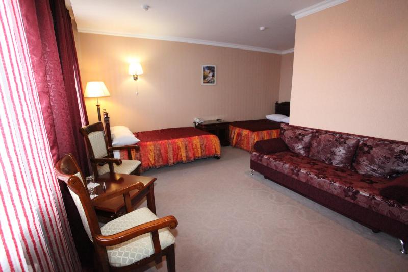 Junior Suite (2 Adults) image 3