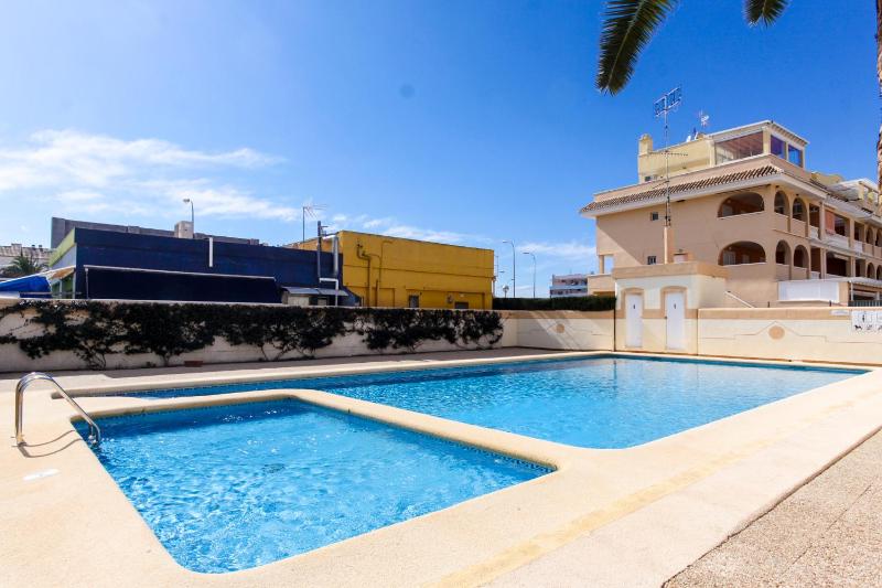 Els Molins con terraza de 25 metros a un paso del mar Les Marines Denia by costablancarent - image 4