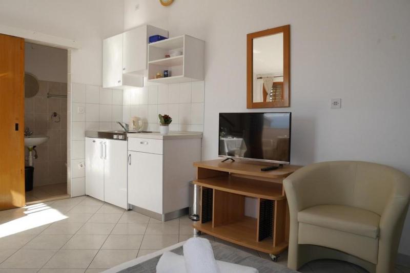 Studio apartment in Dugi Rat with sea view balcony air conditioning WiFi 5132-5 - image 12