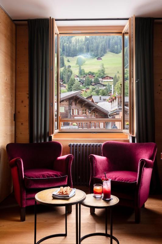 Deluxe Double Room with Balcony image 3