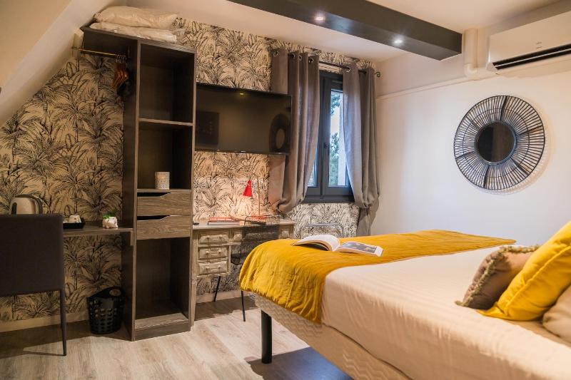 Standard Double Room image 1