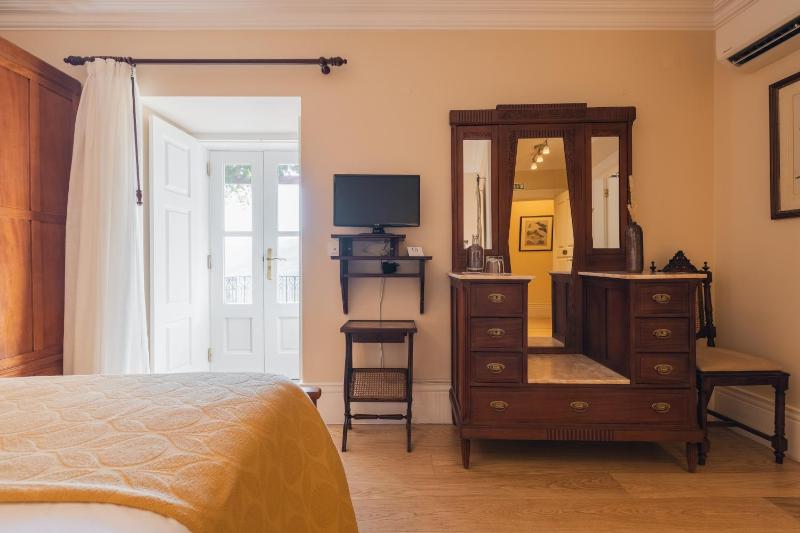 Double Room with Balcony image 1