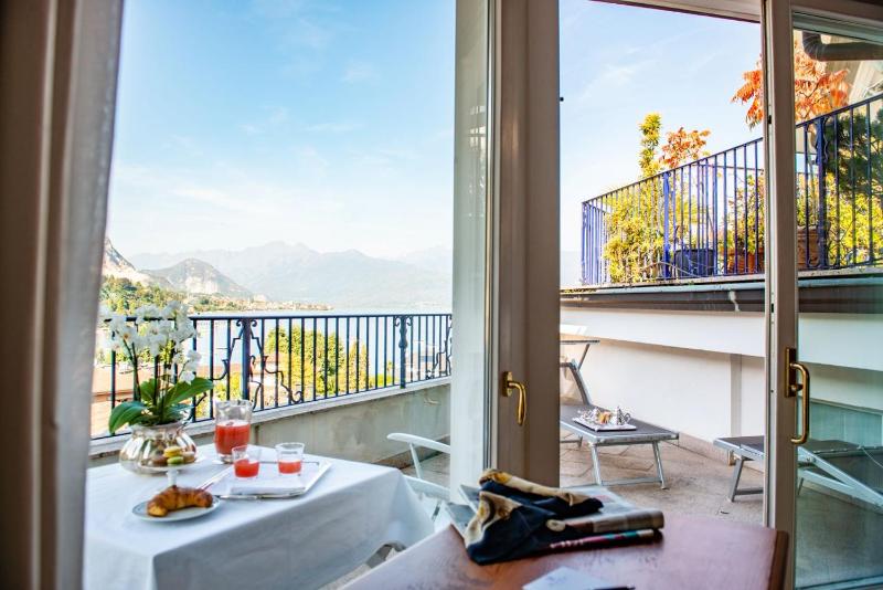 Double or Twin Room with Lake View image 3