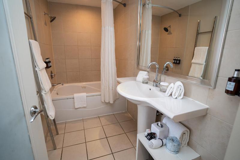 Sagamore King Suite image 2