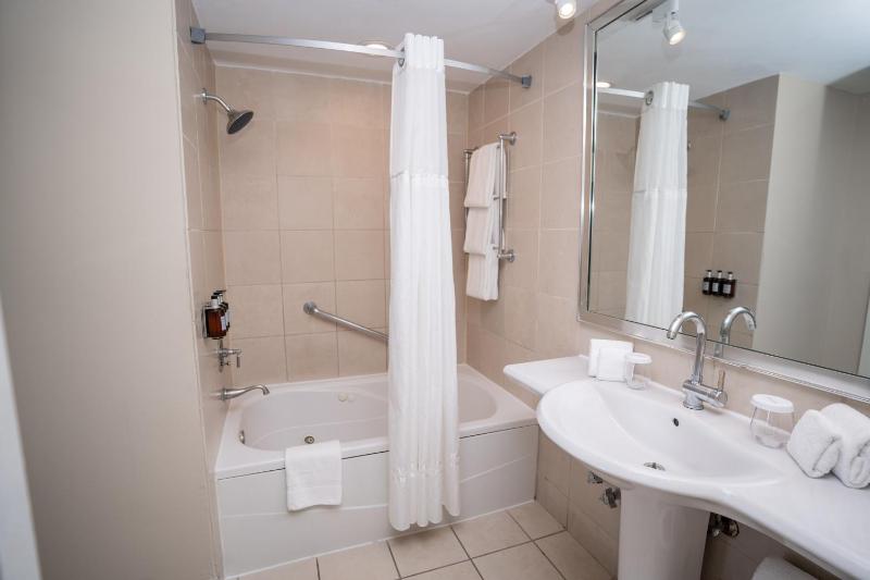 Sagamore Ocean Front Suite image 3