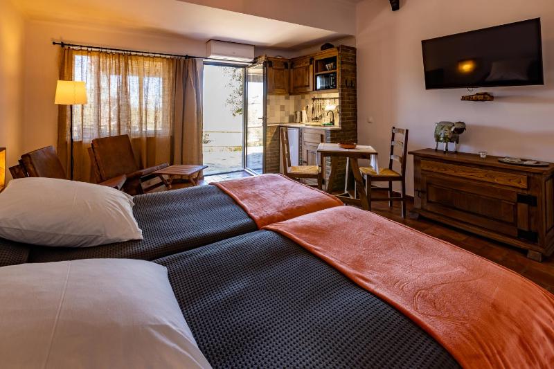 King Room with Balcony image 4