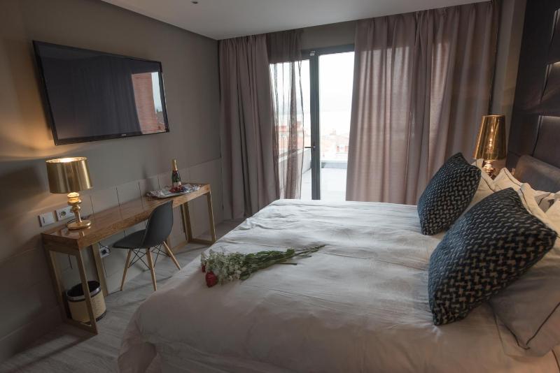 Double Room with Terrace image 2