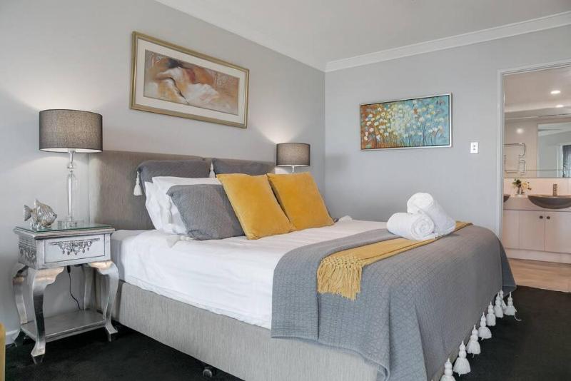 Suite 305 Sandcastles 3 Bedroom Deluxe Apartment - image 8