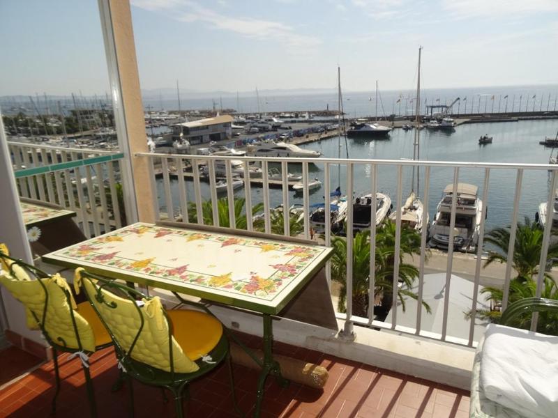 Studio à Hyères Port avec loggia et parking - FR-1-335-187 - image 1