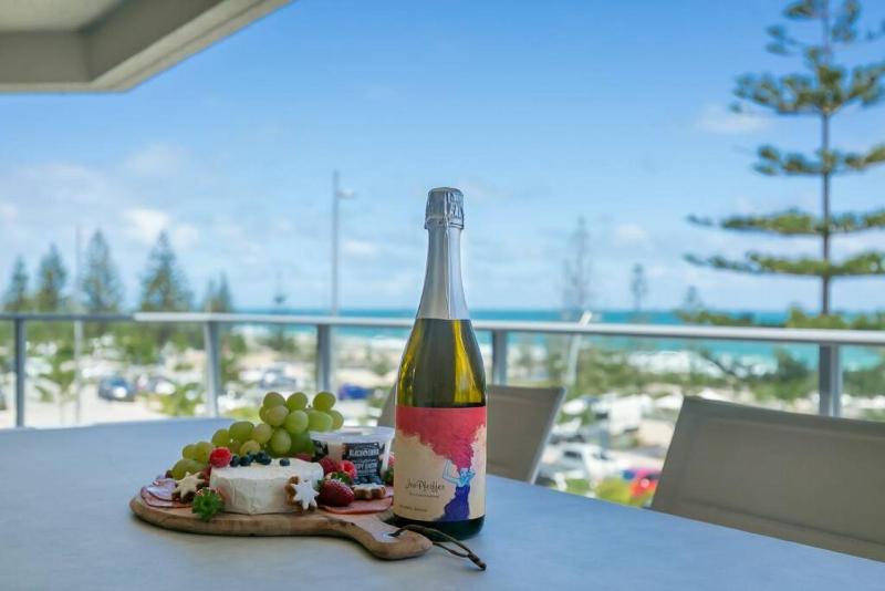 Suite 305 Sandcastles 3 Bedroom Deluxe Apartment - image 7