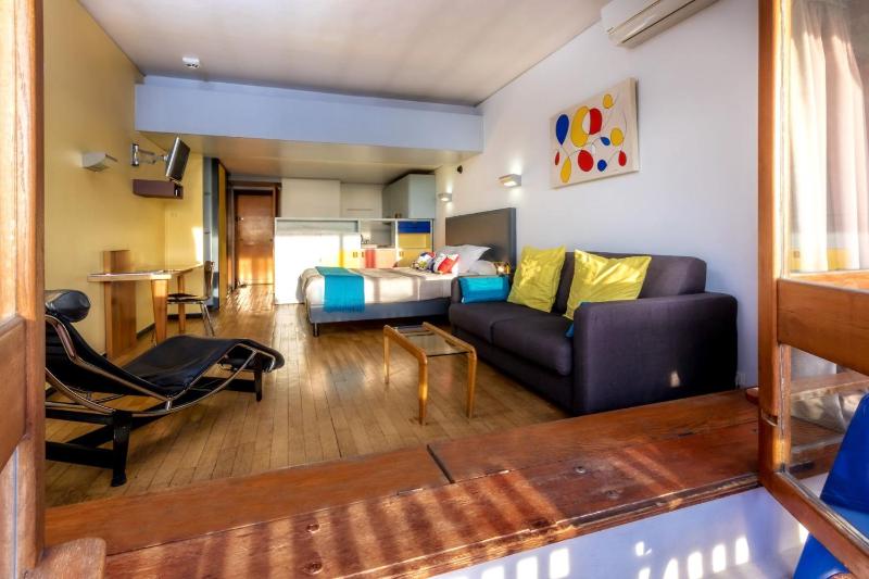 Deluxe Double Room with Balcony - Sea View image 2