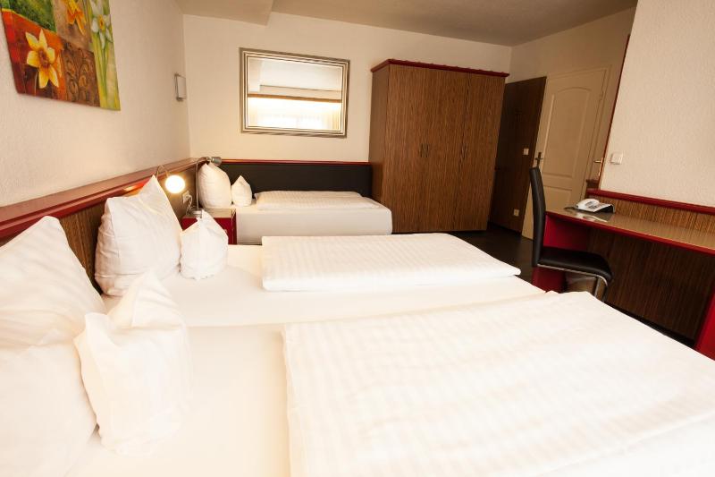 Triple Room image 2