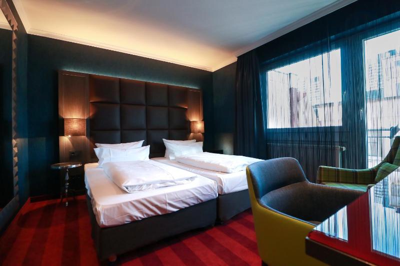Double Room image 1