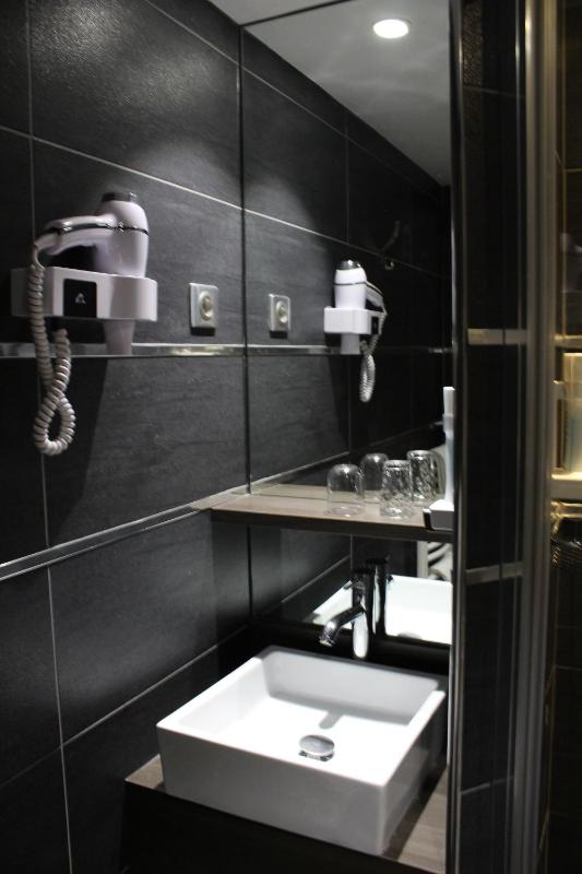 Superior Double or Twin Room image 2