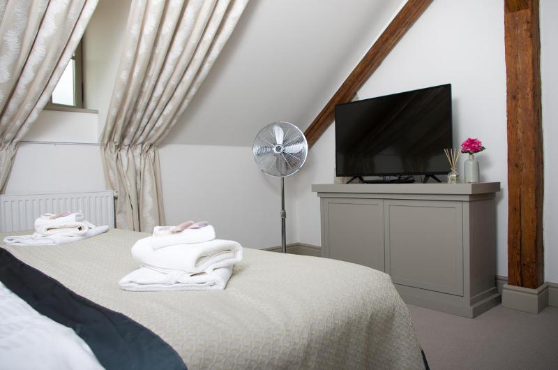 Small double room classic image 3