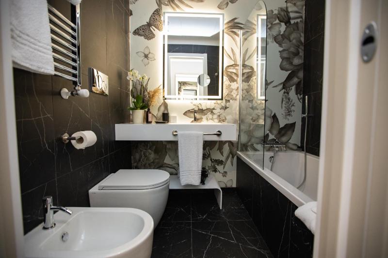 Standard Single Room image 3
