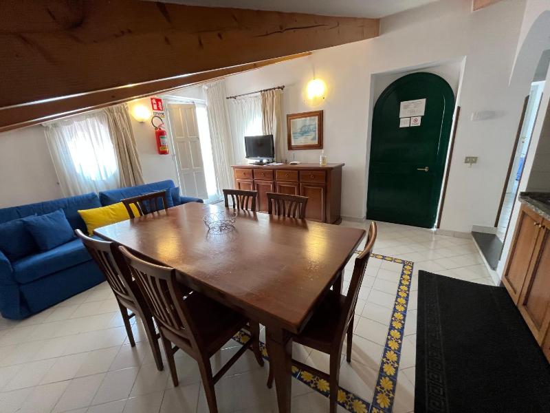 Two-Bedroom Apartment with Terrace (5 Adults) - Penthouse image 3