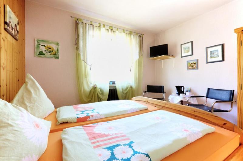 Double Room with External Private Bathroom image 1