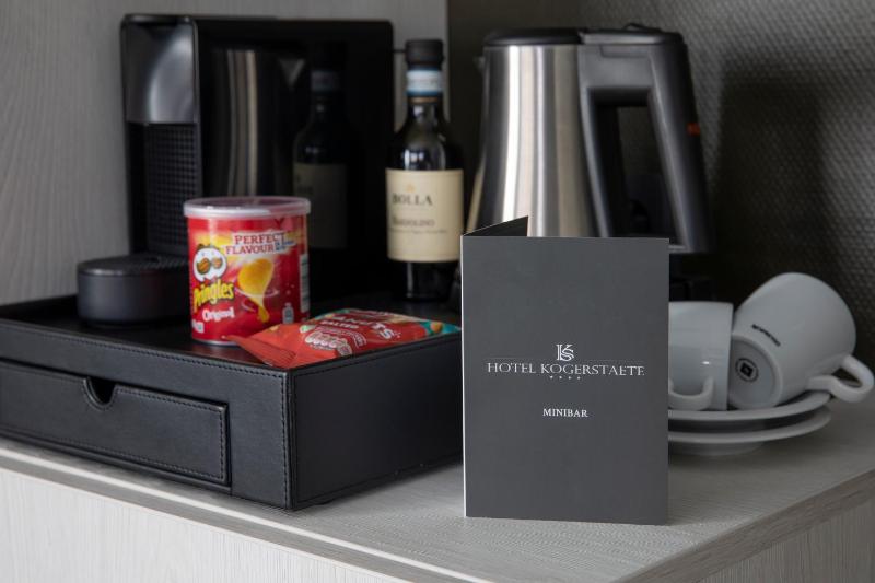 Junior Suite with Balcony image 3