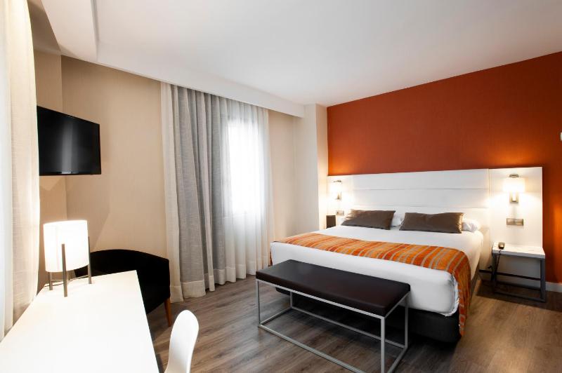 Double or Twin Room image 1