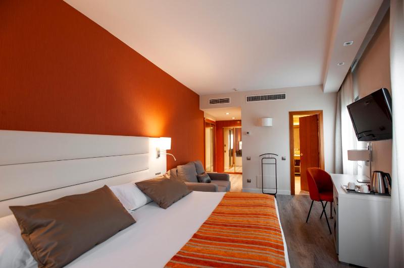 Superior Double Room image 3