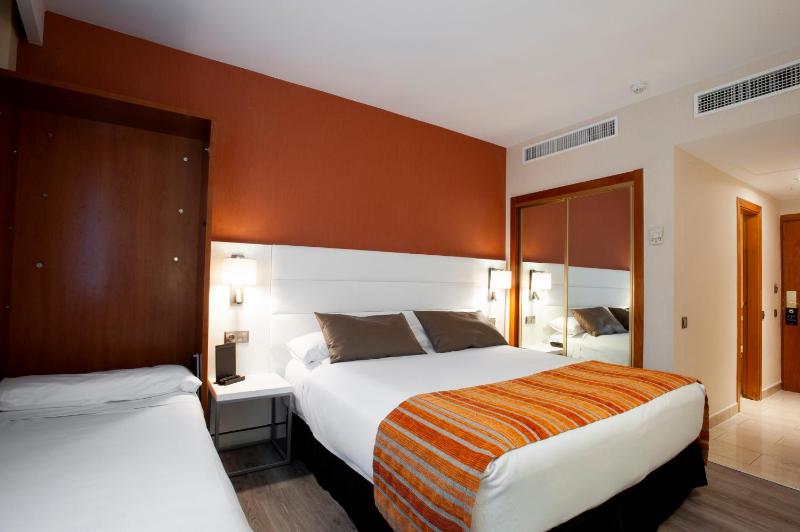 Triple Room image 3