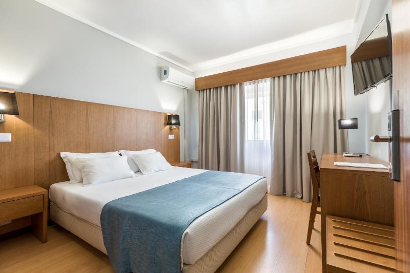 Superior Double Room image 3