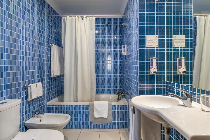 Superior Double Room image 4